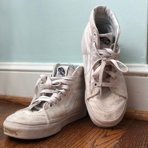 White Canvas SK8-HI vans. Women’s 5.